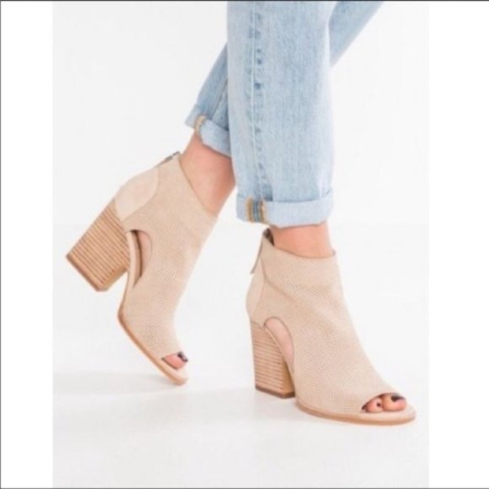 Vince Camuto booties